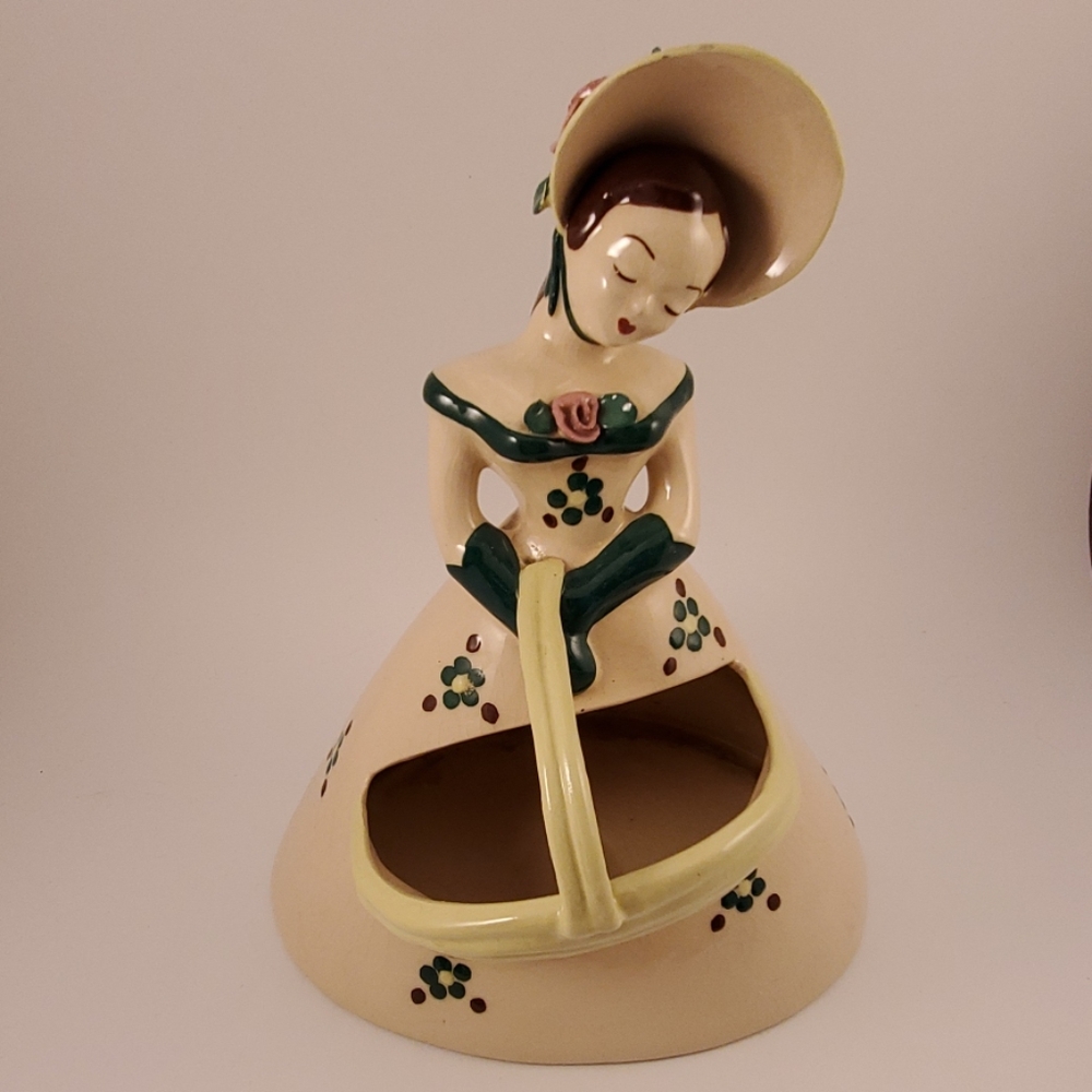 Vintage lady planter hat sunbonnet